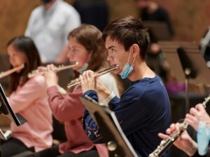 youth-concert-orchestra-flutists